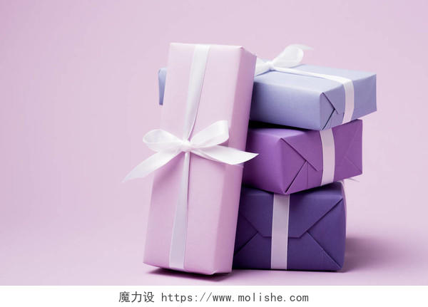 五颜六色的礼品盒带有白色丝带七夕214情人节520情人节